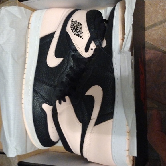 Air Jordan 1 Retro high OG Black Crimson TNT White Size 9.5 - Picture 8 of 9